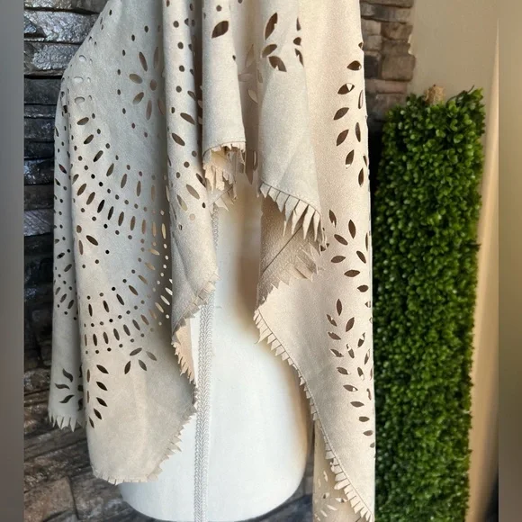 Choies Cream Crochet Accent Decor - Picture 6 of 9